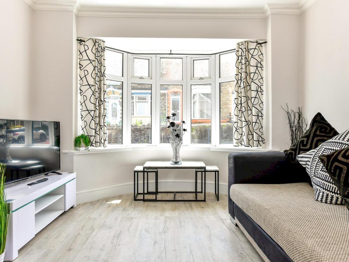 Pass The Keys Newly Refurbished Modern Bungalow - Pets Welcome Villa Swansea Eksteriør billede