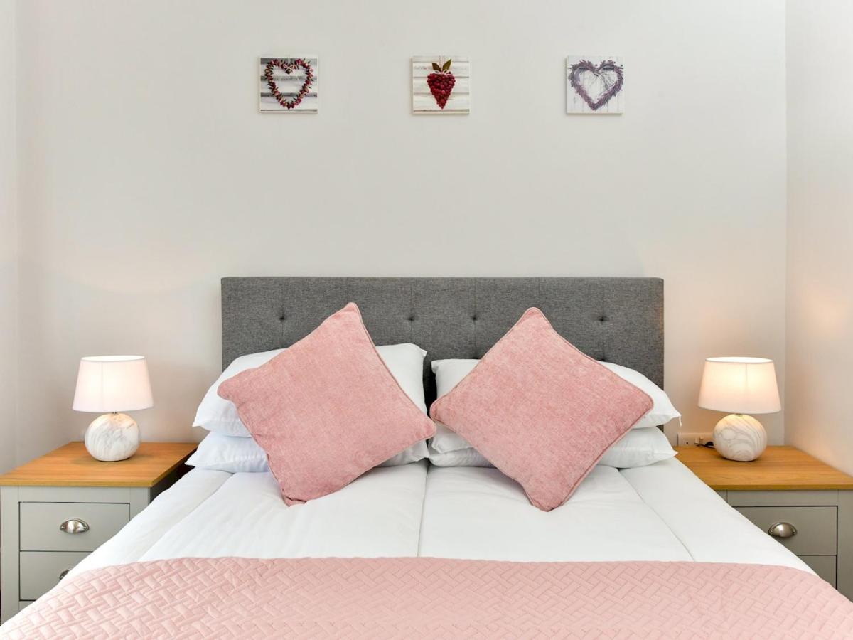 Pass The Keys Newly Refurbished Modern Bungalow - Pets Welcome Villa Swansea Eksteriør billede