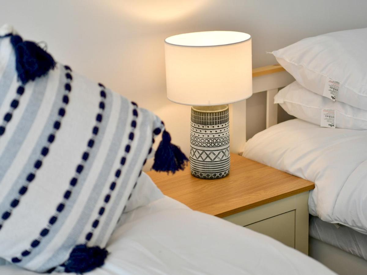 Pass The Keys Newly Refurbished Modern Bungalow - Pets Welcome Villa Swansea Eksteriør billede