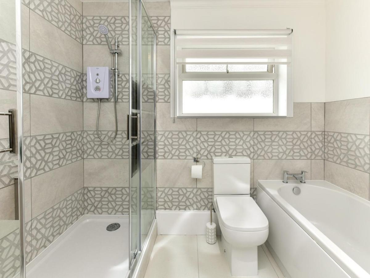 Pass The Keys Newly Refurbished Modern Bungalow - Pets Welcome Villa Swansea Eksteriør billede