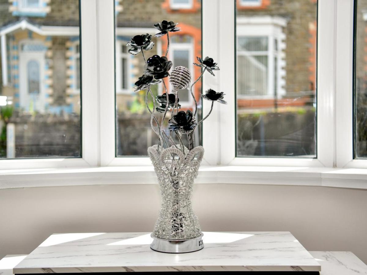 Pass The Keys Newly Refurbished Modern Bungalow - Pets Welcome Villa Swansea Eksteriør billede