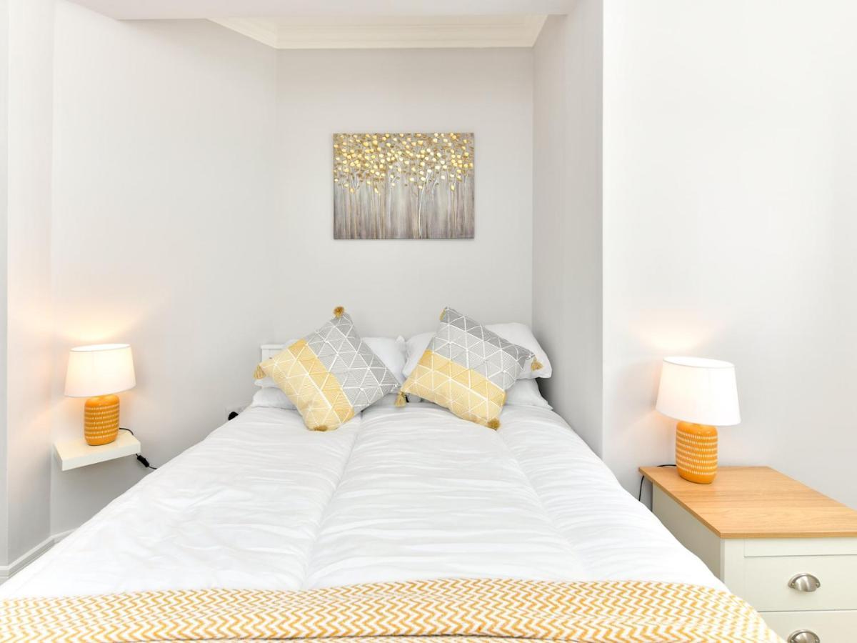 Pass The Keys Newly Refurbished Modern Bungalow - Pets Welcome Villa Swansea Eksteriør billede