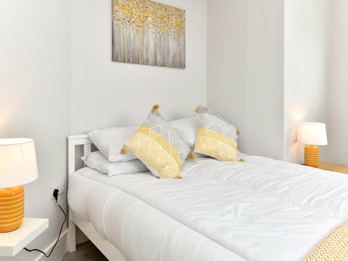 Pass The Keys Newly Refurbished Modern Bungalow - Pets Welcome Villa Swansea Eksteriør billede
